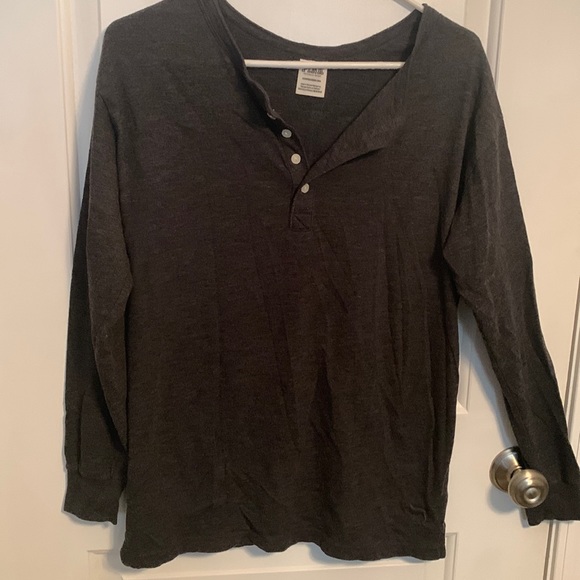 Victoria’s Secret PINK Henley Top - Picture 1 of 4